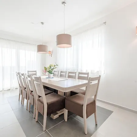 וילה Nicely Decorated With Swimming Pool