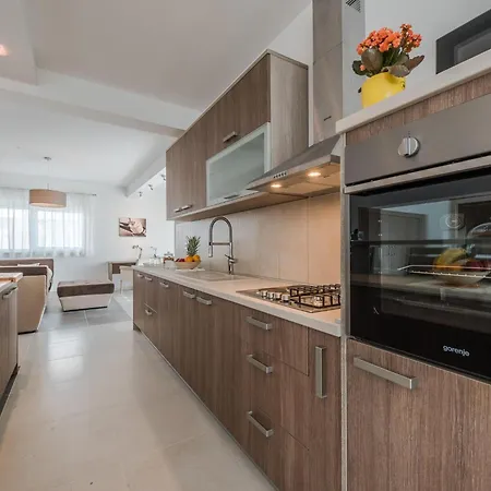 Villa Nicely Decorated With Swimming Pool Sukošan