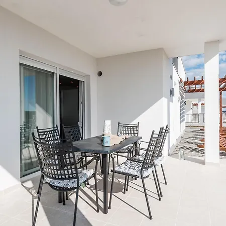 Nicely Decorated With Swimming Pool