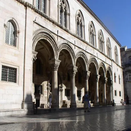 Nicely Decorated With Swimming Pool Sukošan