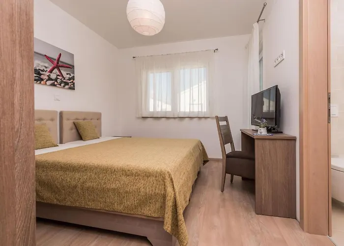 Nicely Decorated With Swimming Pool * Sukošan