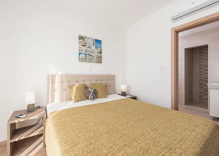 Nicely Decorated With Swimming Pool