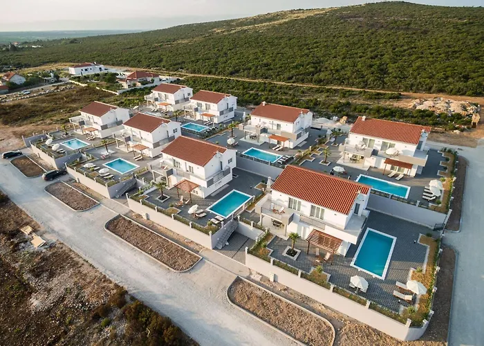 Villa Nicely Decorated With Swimming Pool