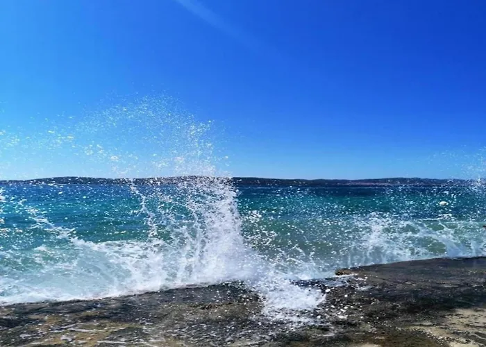 Nicely Decorated With Swimming Pool *