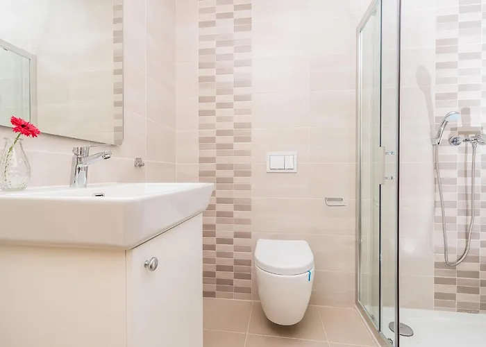 Nicely Decorated With Swimming Pool 빌라 Sukošan