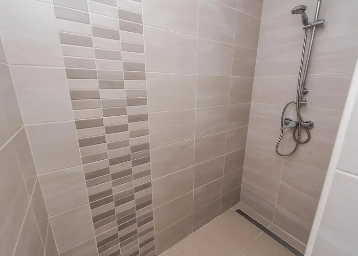 Nicely Decorated With Swimming Pool Сукошан