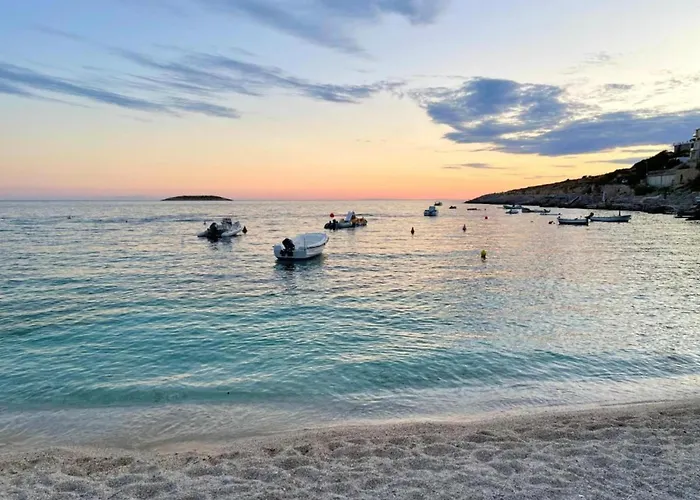 Nicely Decorated With Swimming Pool * Сукошан